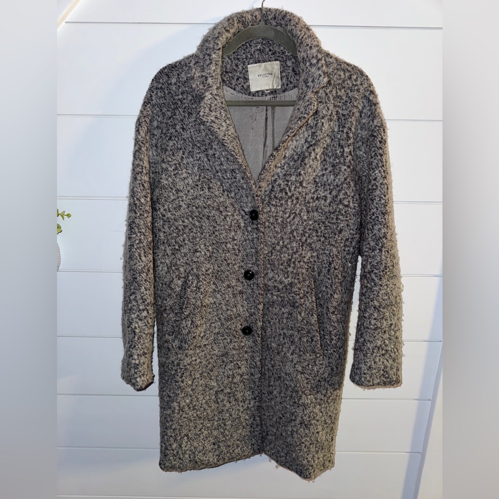 Selected Femme Wool Blend Trench Coat
Size 4 (36 EU)